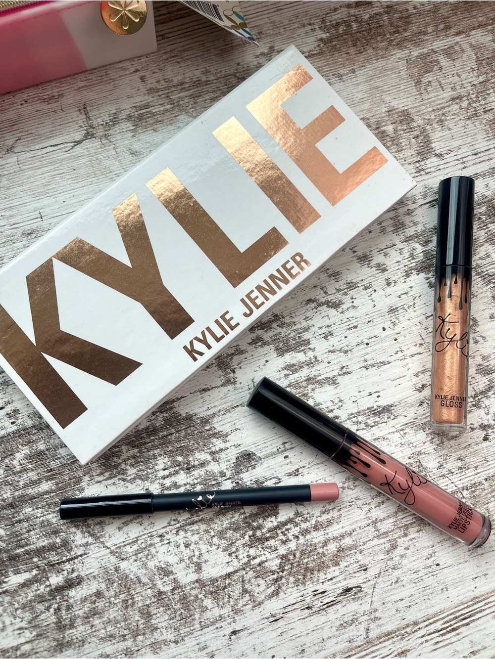 Kylie Bronze eye & Lip Kit Set - Nude & Rose Tones